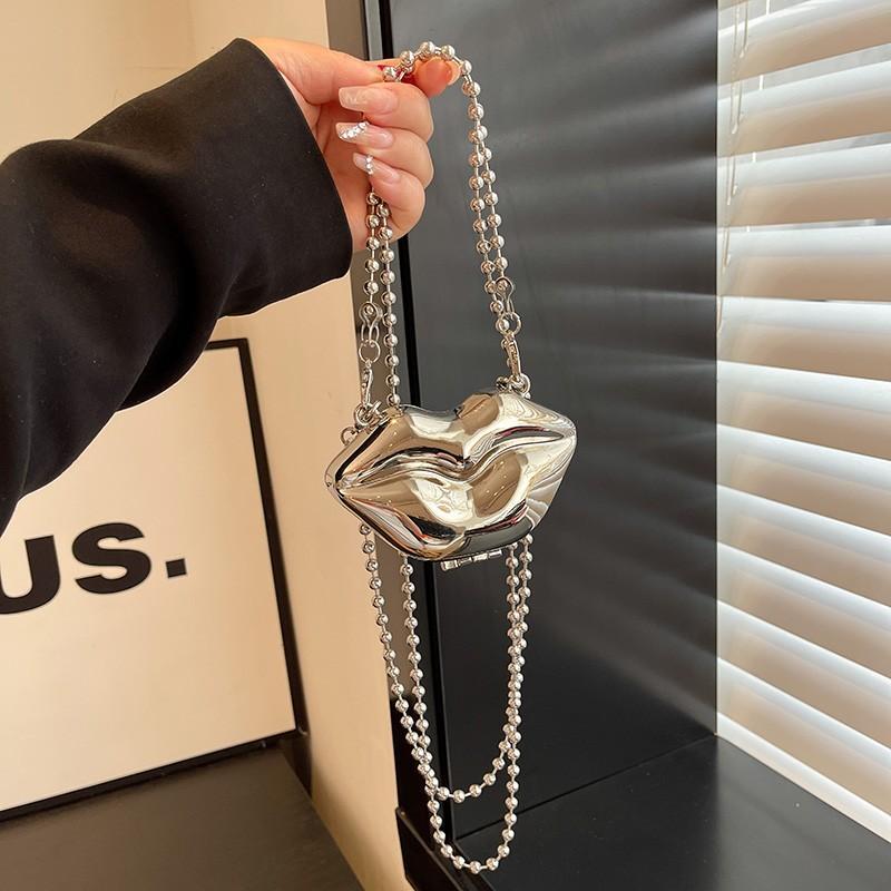 Funny creative lip bag 2025 summer new Korean version ins girl shiny chain trendy one-shoulder crossbody bag