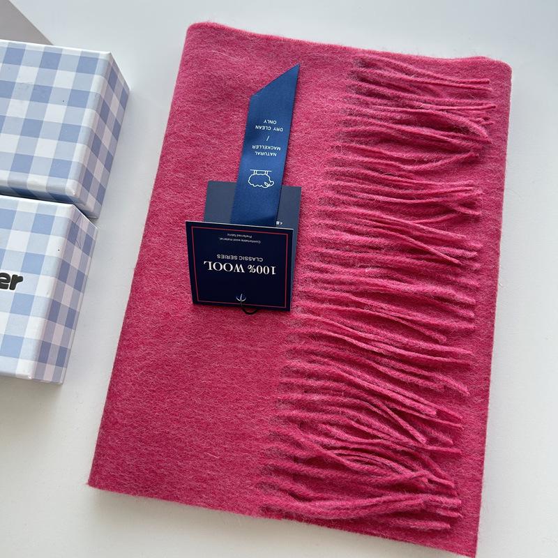 Minimalist Wool Scarf: Soft, Korean-Inspired, Versatile, Solid Color, Warm, and Glutinous.