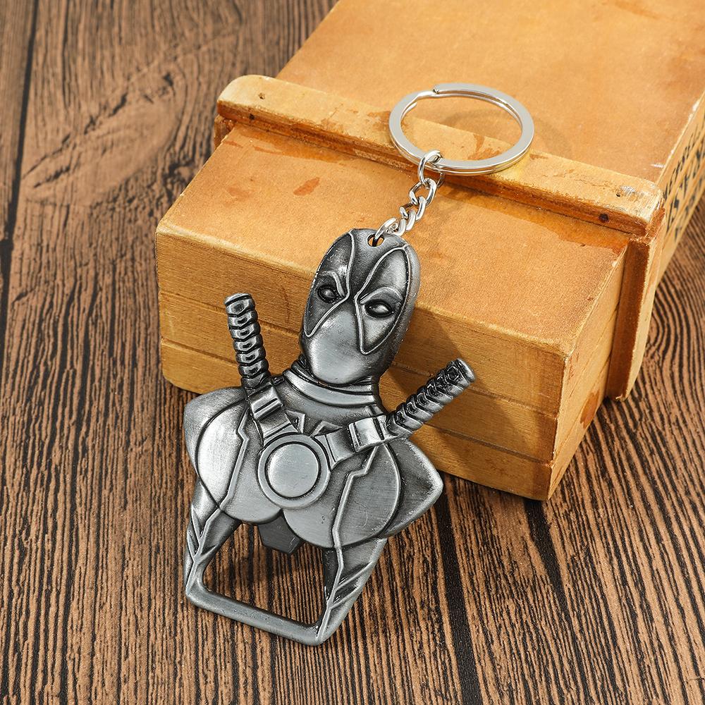 Superhero Metal Keychain Bag Avengers Pendant Thor Hammer Deadpool Spiderman Iron Man Captain America Keyrings for Carry Mini Lightweight Portable
