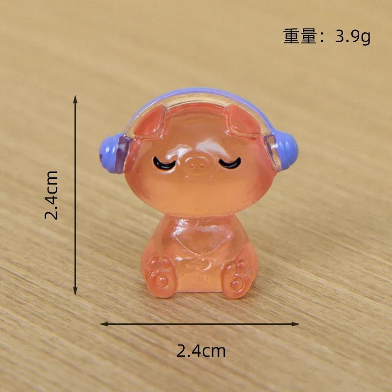 Mix 6Pcs Cute Animals Wearing Headphones Luminous Pig Cat Dog Rabbit Figurine Glow In The Dark Mini Statue Resin Crafts Ornament