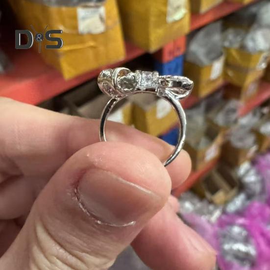 Women Ring Bow Rhinestone Polished Alloy Proposal Ring Multi Sizes Wedding Ring Lady Finger Jewelry for Prom Parties