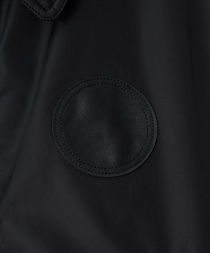 Die Anti-Plattform Gepolsterte Crop Fliegerjacke (Schwarz)