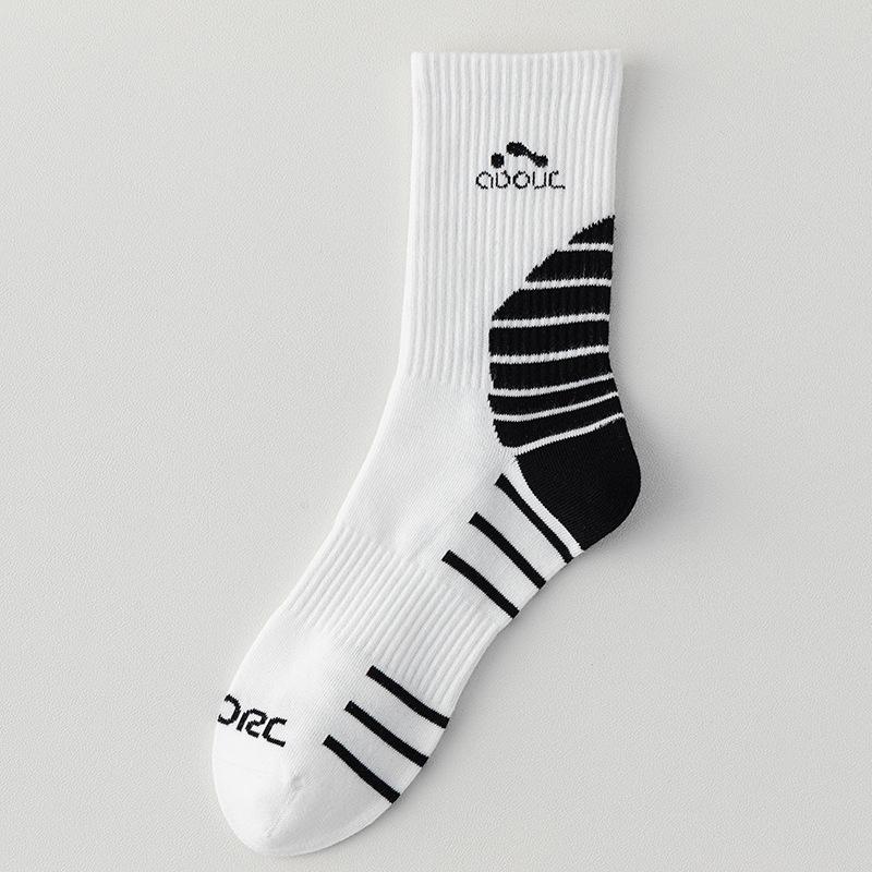 

Men s Spring & Autumn Mid-Calf Cotton Socks: Sweat-Absorbent, Breathable, Odor-Resistant for Outdoor Sports & Basketball 39-44 білий