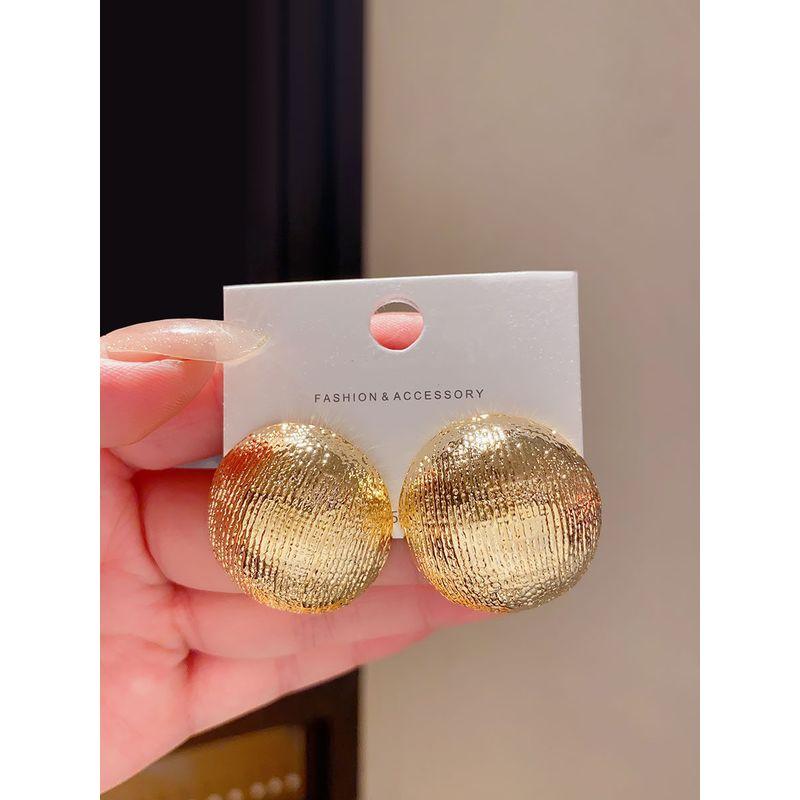 Retro Aloofness Style Metal Semisphere Large Earrings Female Fashion High-Key Dignified Fancy Stud Earrings 18K Golden Earrings