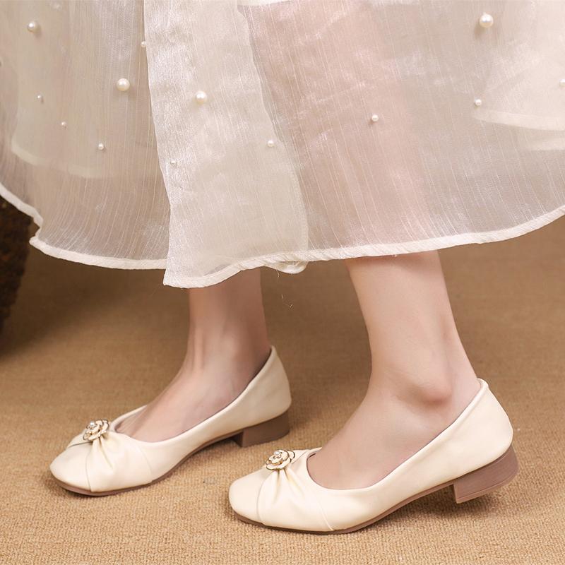 Fashion Low Heel Shoes Summer New Square Head Shallow Mouth Pearl Metal Buckle Butterfly Knot Soft Sole Non-slip Square Heel Shoes