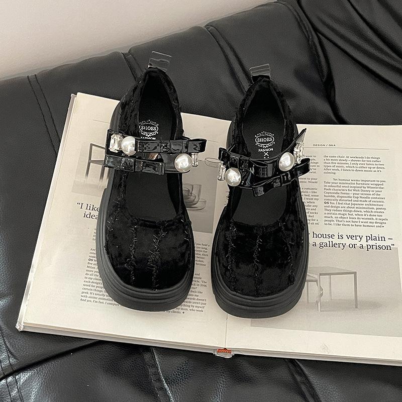 Niche one-word buckle pearl loafers retro summer 2025 new versatile trendy bow Mary Jane shoes women