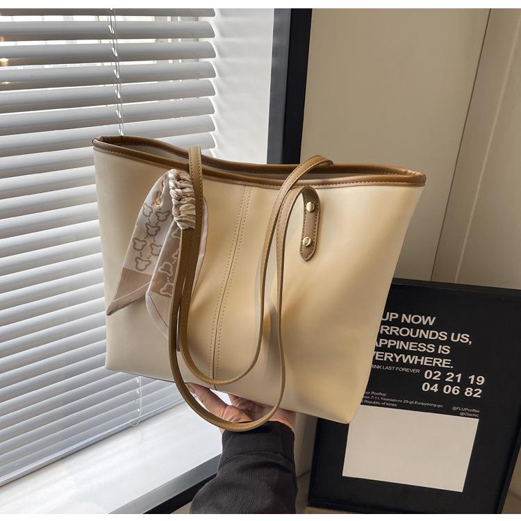 Versatile bag Women s tote bag Large capacity Four seasons shoulder bag Student class shoulder commuter bag single bagscarf хаки 2970₽