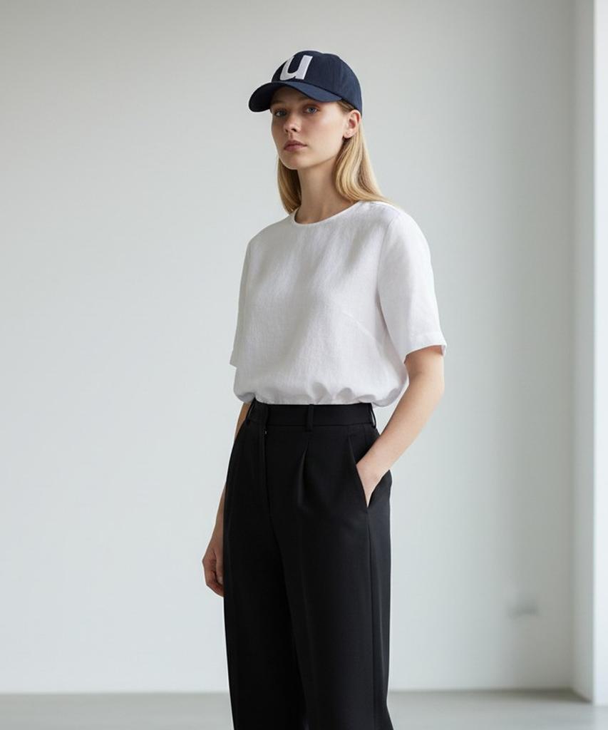 Yunibeosyeolkemiseuteuli Bold U Navy Ballcap Washed Ballcap
