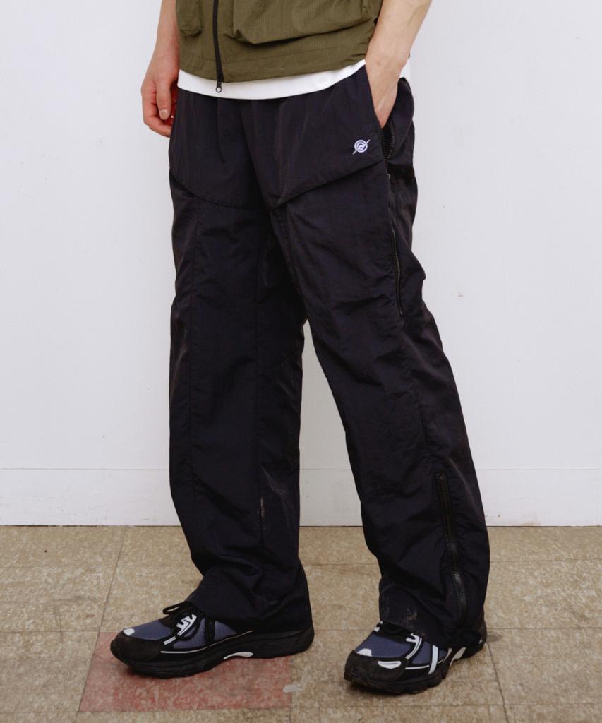 Kallapataleu Cn Wide Ankle Zipped Cargo Pants - Black