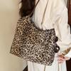 Tragetasche für Damen, Große Kapazität, Vielseitige und Modische Handtasche mit Leopardenmuster, Einseitige Umhängetasche für Herbst und Winter