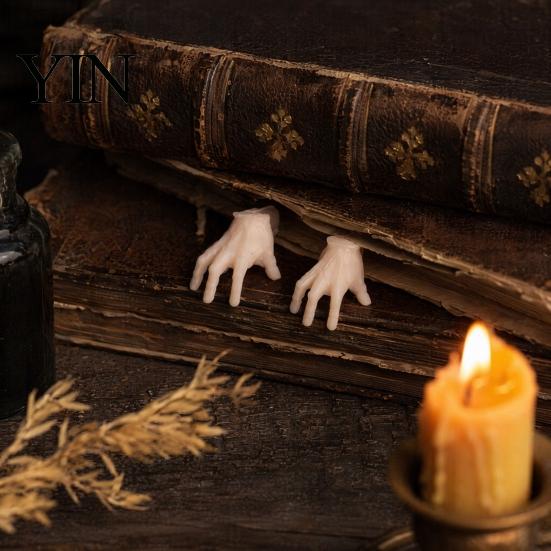 Creepy Atmosphere Accessories Halloween Mini Crawling Hand Ornaments, Realistic Palm Decor Props, Spooky Ornaments Scary Tabletop Horror Accents