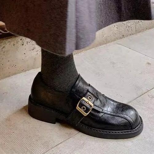 2025 New British Thick-heeled Loafers Women's Retro Versatile Commuter Belt Buckle Black Small Leather Shoes Single Shoes