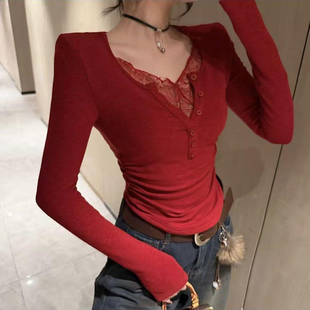 Women's Autumn/Winter V-Neck Lace Patchwork Fleece T-Shirt – Trendy Two-Piece Design.