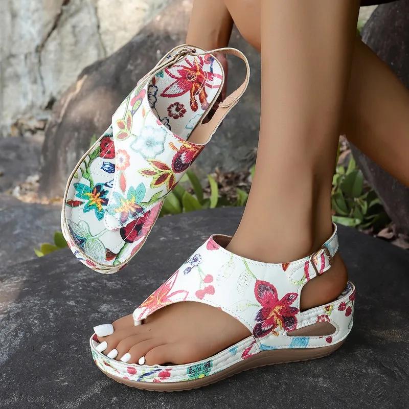 Fashion Shoes Female 2025 Brand Pinch Toe Women's Slippers Fashion Printing Beach Slippers Women Summer Plus Size Wedge Slippers Zapatos