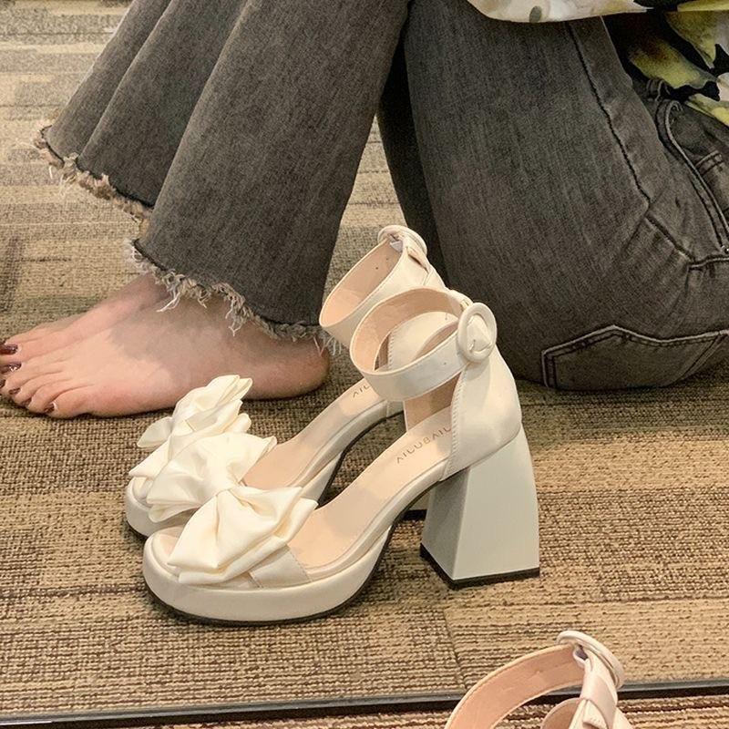 

Модные черные туфли-лодочки с бантом в стиле феи, босоножки на высоком каблуке с открытым носком, летние новые наружные босоножки, модная женская обувь 35