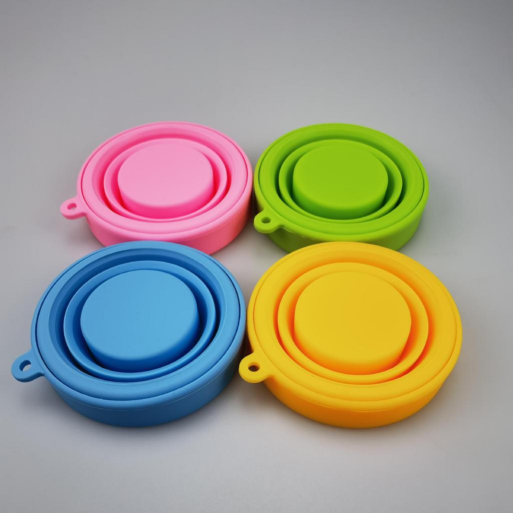 Collapsible Silicone Water Cup with Lid - Portable and Retractable for Travel and Outdoor Use