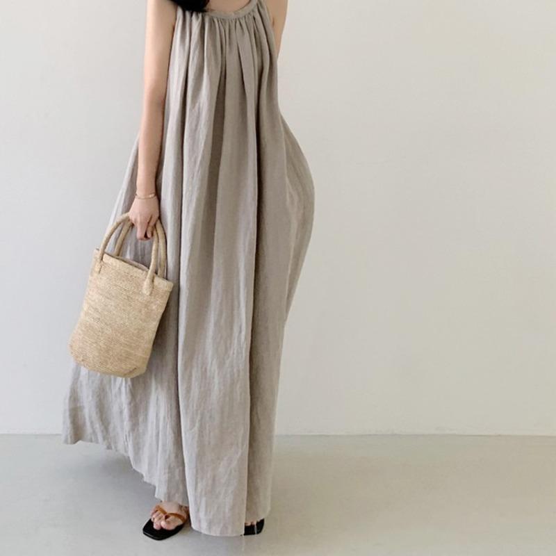Sleeveless Halter Dress Loose and Slim Sleeveless Dress Over The Knee