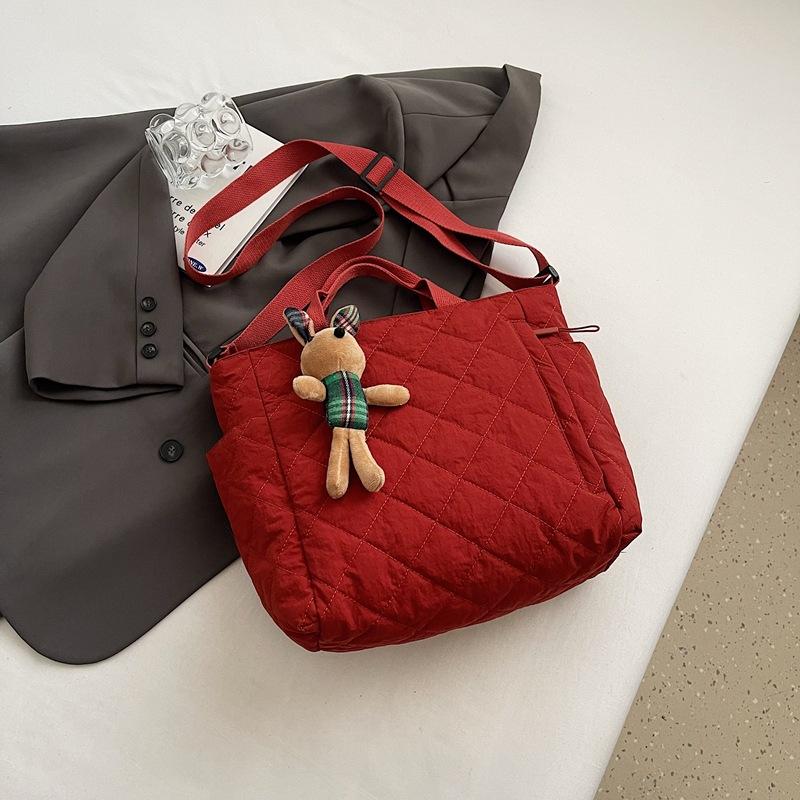 Autumn and winter commuting large-capacity tote bag, shoulder bag for students in class, Korean version of cotton clothes, messenger bag, casual handb