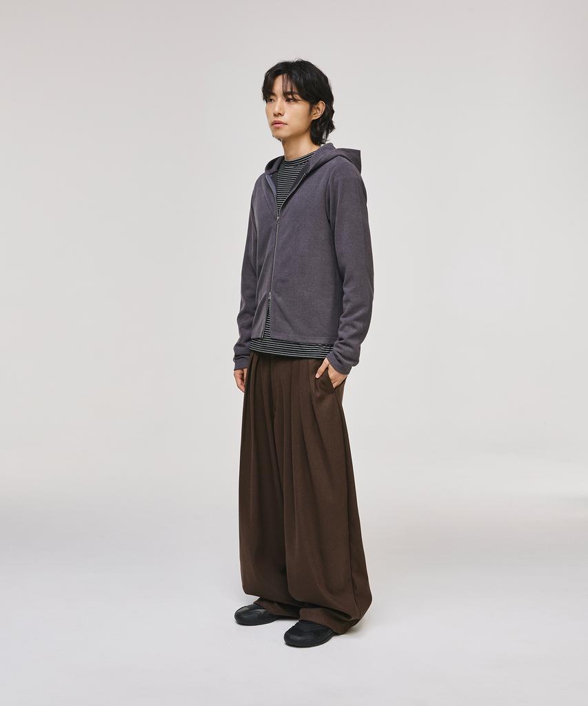 SIGNATURE Reverse Three-Tuck Baggy Slacks [Brown]