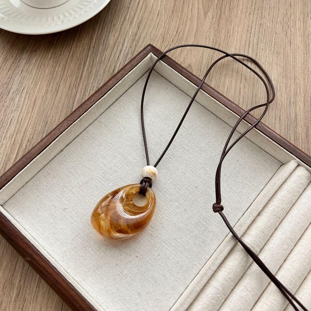 

Vintage Resin Sweater Chain Maillard Long Clothing Pendant Handmade Collar Decoration Gifts