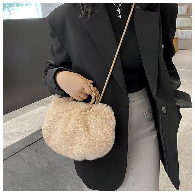 Plyšová taška, podzimní a zimní všestranná kabelka, nová skládaná taška cloud, prémiová taška přes rameno, dámská taška