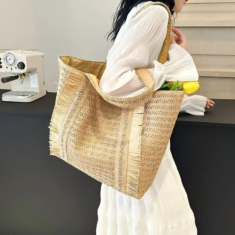 New Fringed Woven Straw Bag Shoulder Large Capacity Woven Tote Bag Women's Seaside Vacation Beach Bag