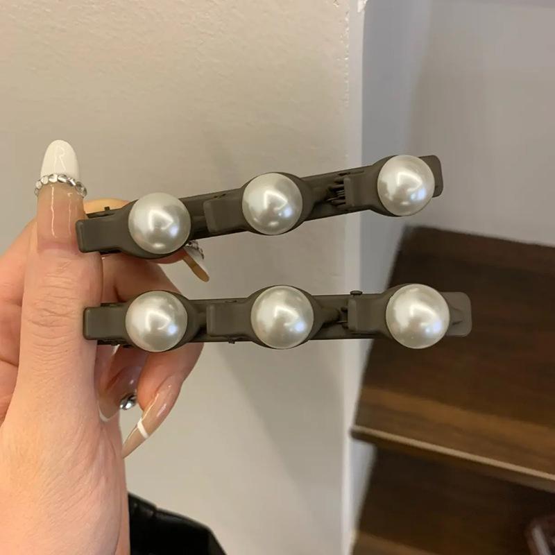Women s Imitation Pearl Hairpin Side Bang Clip – Elegant Princess Hair Claw for Braiding and Styling