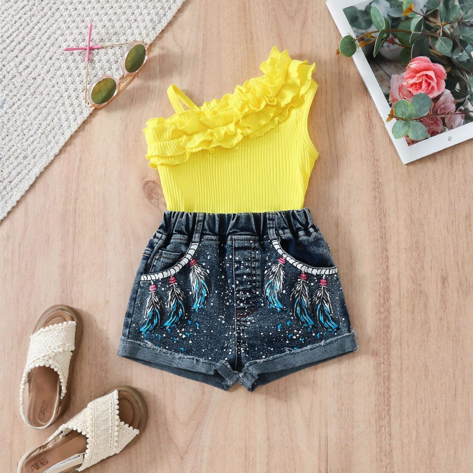 

Girls Asymmetric Ruffle Cami + Printed Denim Shorts Two-Piece Set 100 рожевий