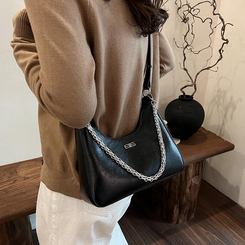 

Популярная сумка подмышку с высоким чувством женская 2025 цепочка модный взрывной узор сумка через плечо с высоким чувством повседневная мессенджер 25*8*21 чёрный