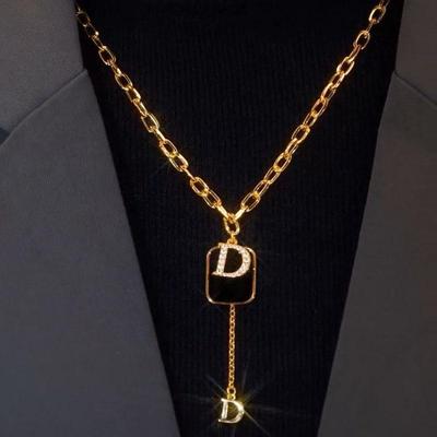 2024 D Letter High-End Women's Clavicle Necklace - Light Luxury Niche Design