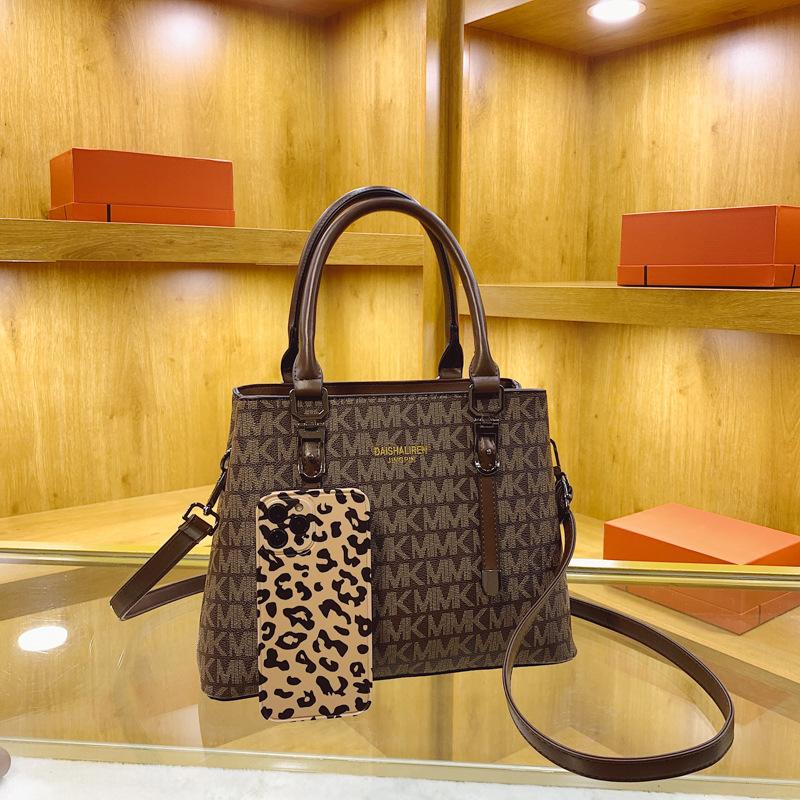 Retro Handbag Large-capacity Women's Bag New Fashionable Versatile Atmospheric Single Shoulder Oblique Span Women's Bag