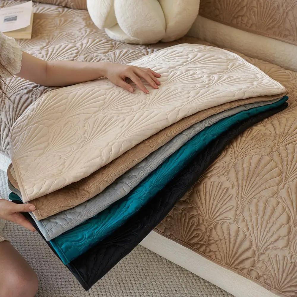 1 peça Capa de Sofá Clássica de Outono e Inverno de Pelúcia Tecido Antiderrapante Almofada Quatro Estações Universal Tudo Incluído Toalha de Encosto