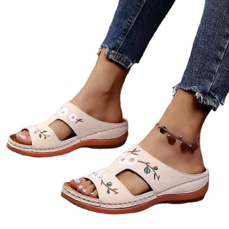 Summer new embroidered slippers women wish hollow flowers embroidered open-toed sewn wedge slippers