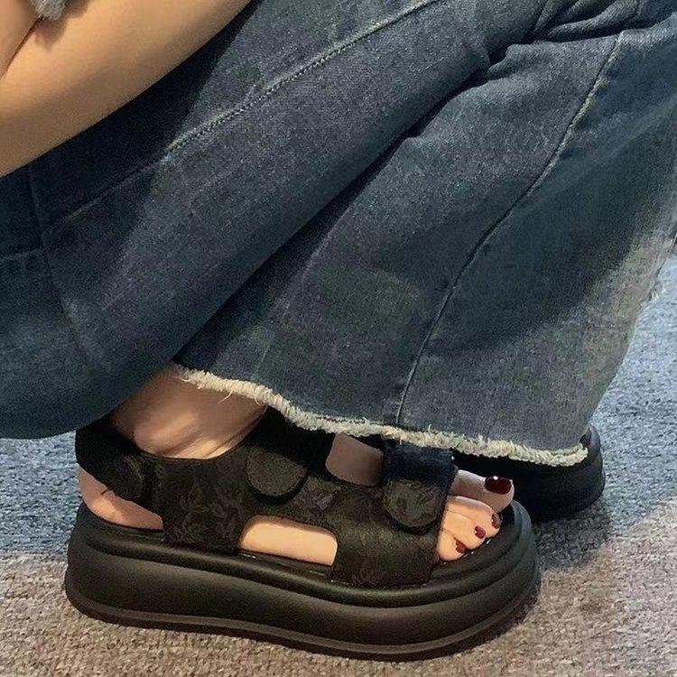 Thick-soled comfortable trend Velcro beach sandals women 2025 summer new college style fashion Roman sandals women