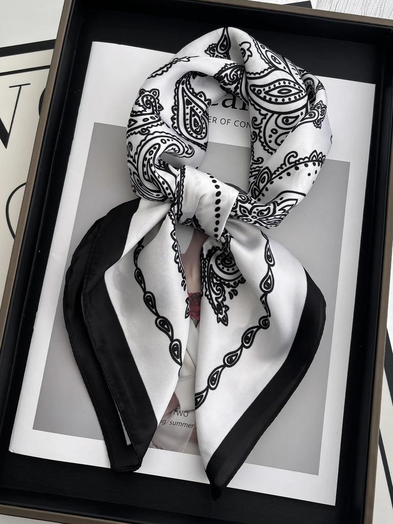 Vintage Chain Print Satin Square Scarf Soft Lightweight Women’s Fashion Accessory for Hair Neck Shawl Elegant Hair Scarf