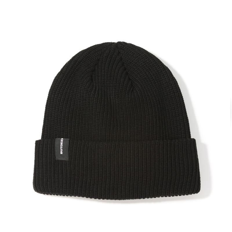 Базовая короткая шапка с 23 символами - Черная