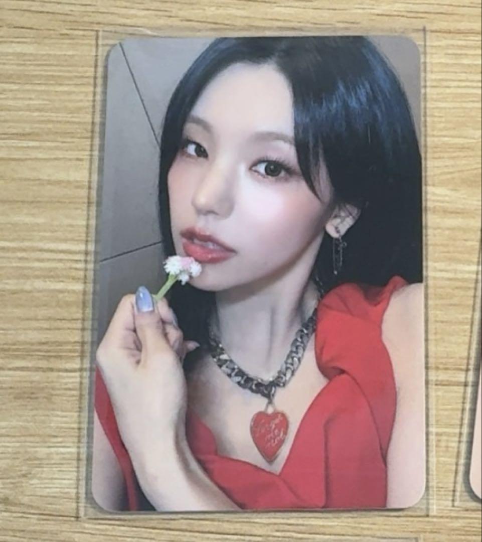 

[USED] ITZY Yeji Air Makestar Shanghai Autograph Session Trading Card A6