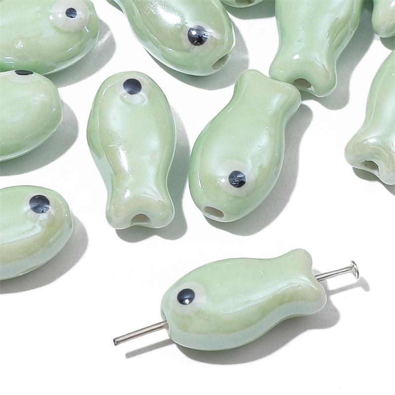 

Керамические расписанные вручную двухсторонние бусины, шармы в виде рыбок, свободные разделительные бусины для DIY браслетов, ожерелий, аксессуары для изготовления ювелирных изделий светло-зеленый