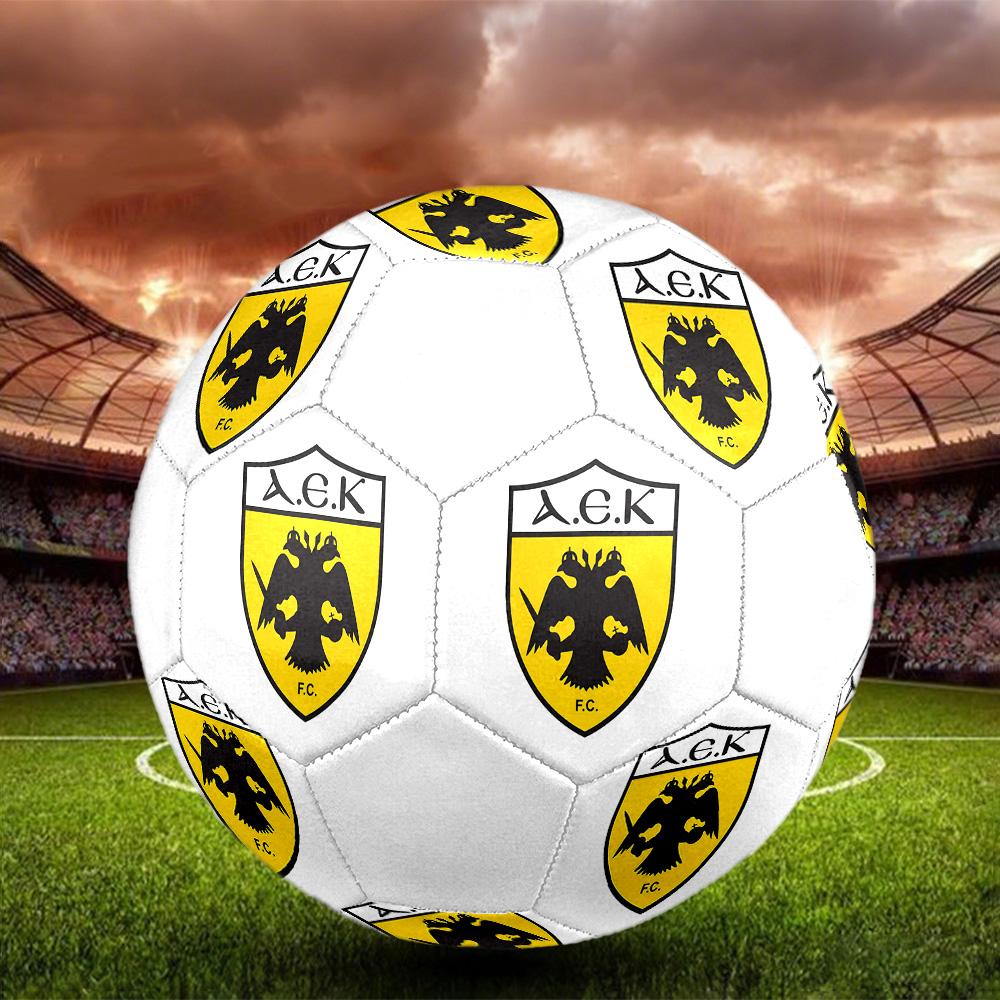 1pz Pallone da calcio AEK Atene taglia 5 Pallone da calcio indoor Praha Colorato Per tutte le età Cucito a macchina PVC Pronto per la competizione Durevole Alto rimbalzo