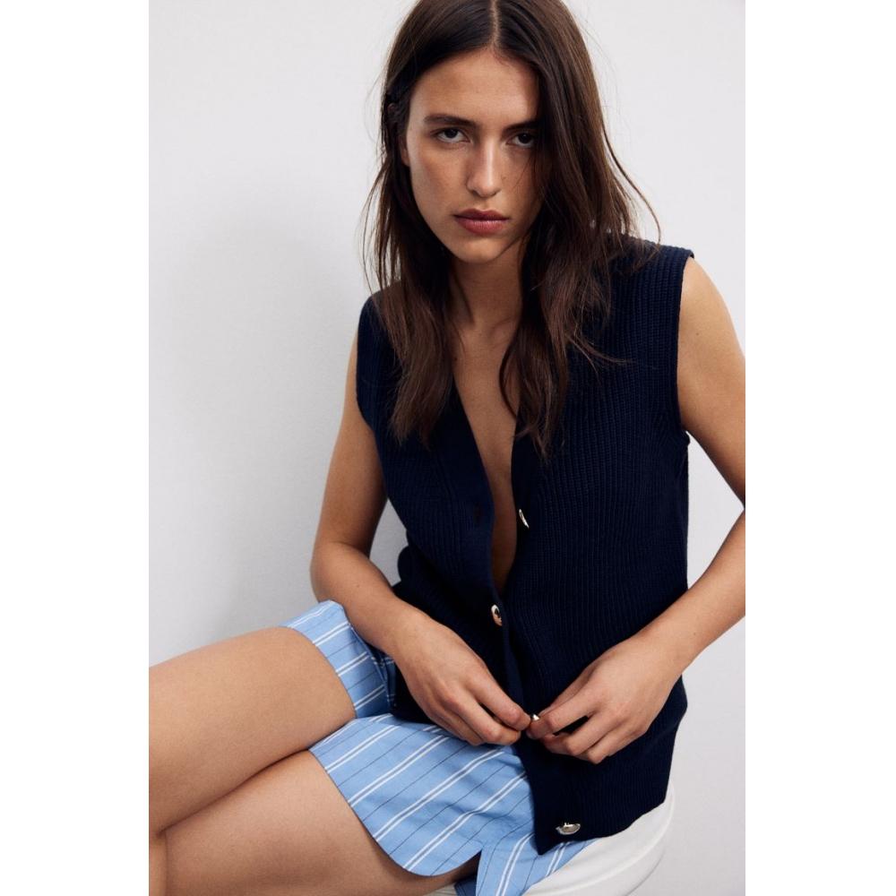 

Жилет-свитер HM в рубчик темно-синего цвета