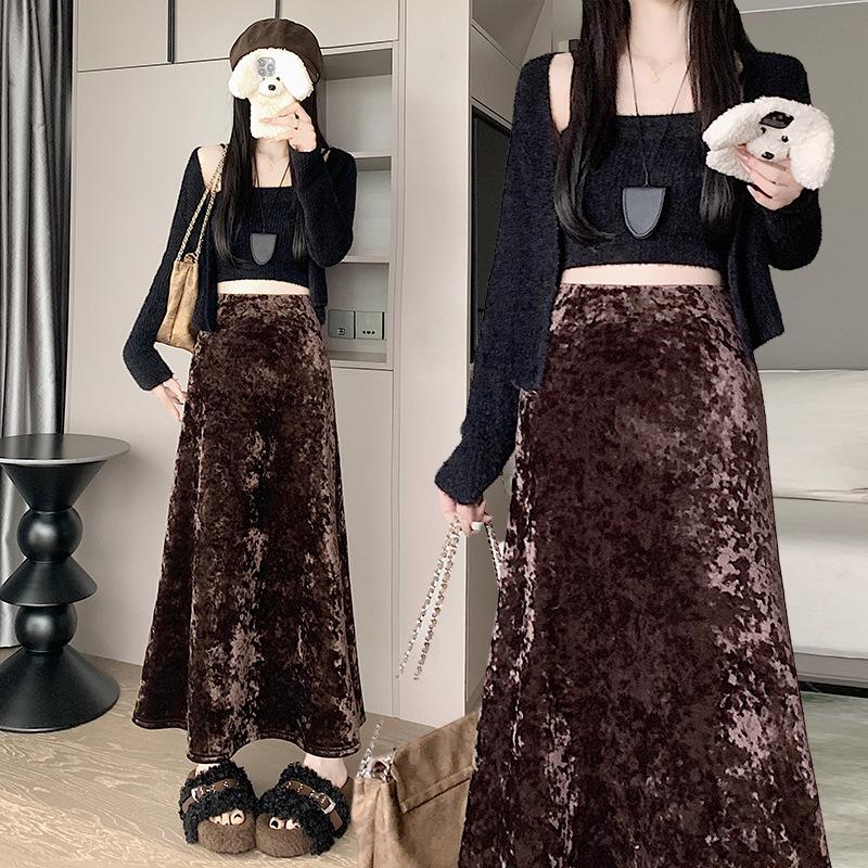 Women s Velvet A-Line Skirt, High-Waist, Slim-Fit, Thick Velvet, Autumn/Winter 2025 Collection M