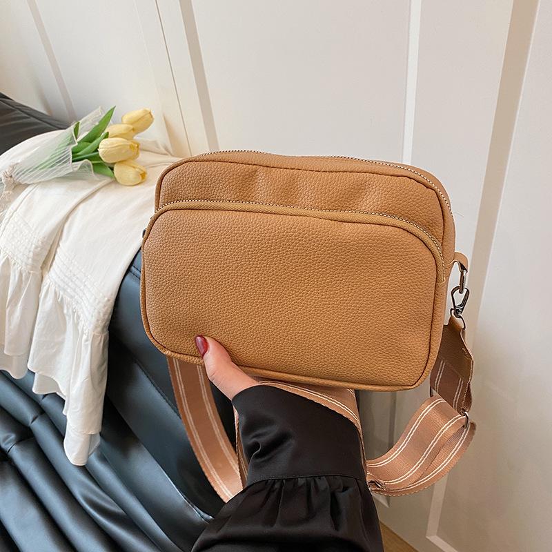 Super Hot Trend Women's Bag Niche Fashion Texture Wide Shoulder Strap Large Capacity Women's Shoulder Crossbody Small Square Bag High Sense