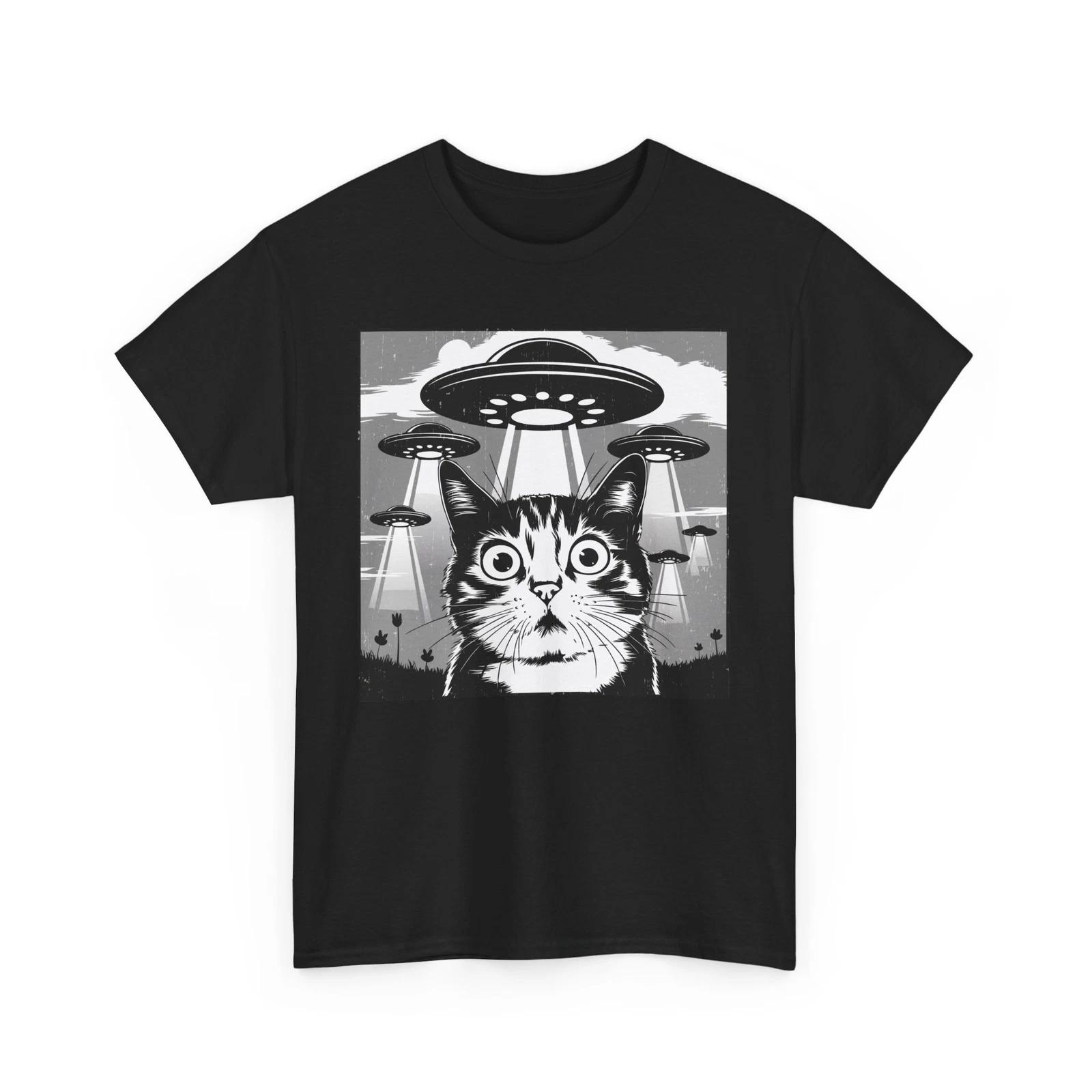 Extraterrestrial Themed T-Shirt | UFO Graphic Tee | | Alien Cat Abduction Shirt M