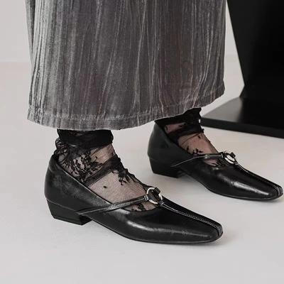 Modne jesienne buty damskie na niskim obcasie Kwadratowy obcas Skórzane buty codzienne Gorący produkt Kwadratowy nosek Miękka skóra Damskie buty do chodzenia
