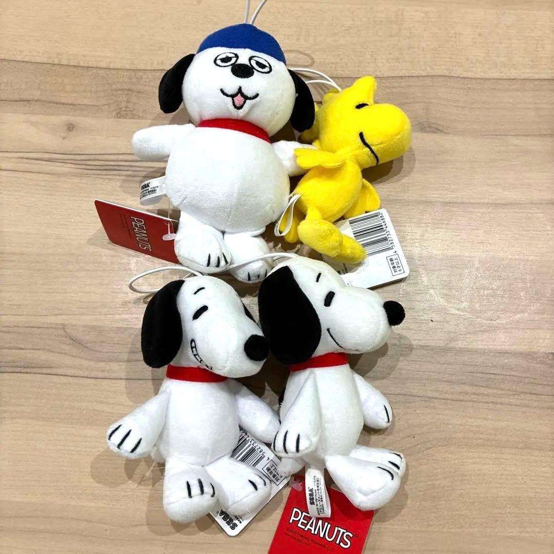 Snoopy Mascot Together with Everyone Set of 4