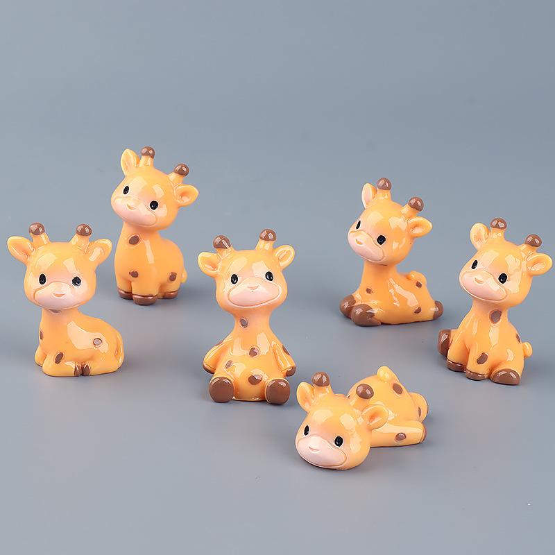 6pcs Mini Resin Giraffe Animal Figurines Cute Cartoon Figurine Micro Landscape Home Decoration Living Room Desktop Ornaments New