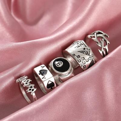 Set di Anelli Punk Vintage Color Argento Poker Biliardo per Donna Gotico Cuore Hip Hop Y2k Moda Coreana Gioielli Regalo Maschile ARI