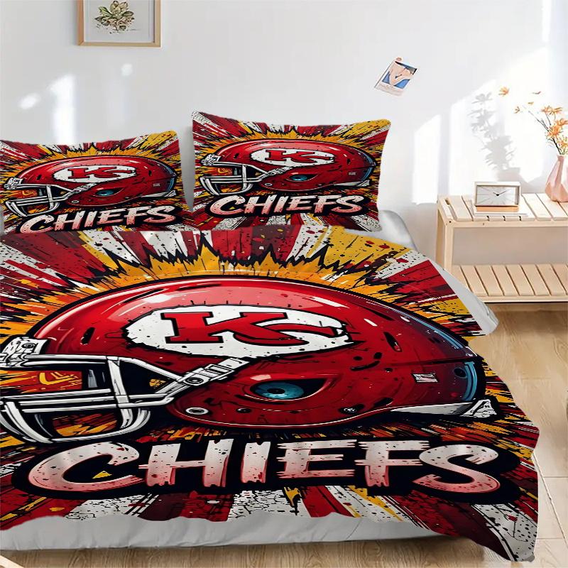 

3pcs Kansas City Chiefs Helmet & CHIEFS Text Home Decorative Throw Pillow Cover Set-Perfect for Bedroom, Guest Room, Living Room, Hotel, Gif 135x200cm