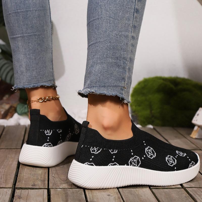 Women's Spring and Autumn Foreign Trade Flying Shoes Fashion Slip-on Mesh Shoes Sports Casual Shoes