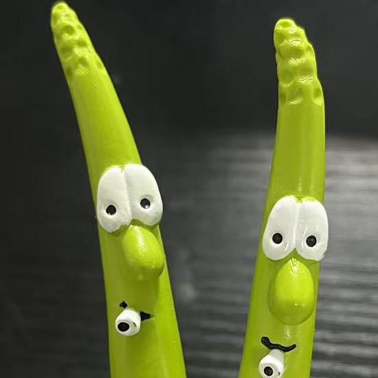 2 Pcs Funny Asparagus Garden Stakes Cute Resin Plants Craft with Funny Face Decorative Yard Art for Outdoor Garden Lawn Decor